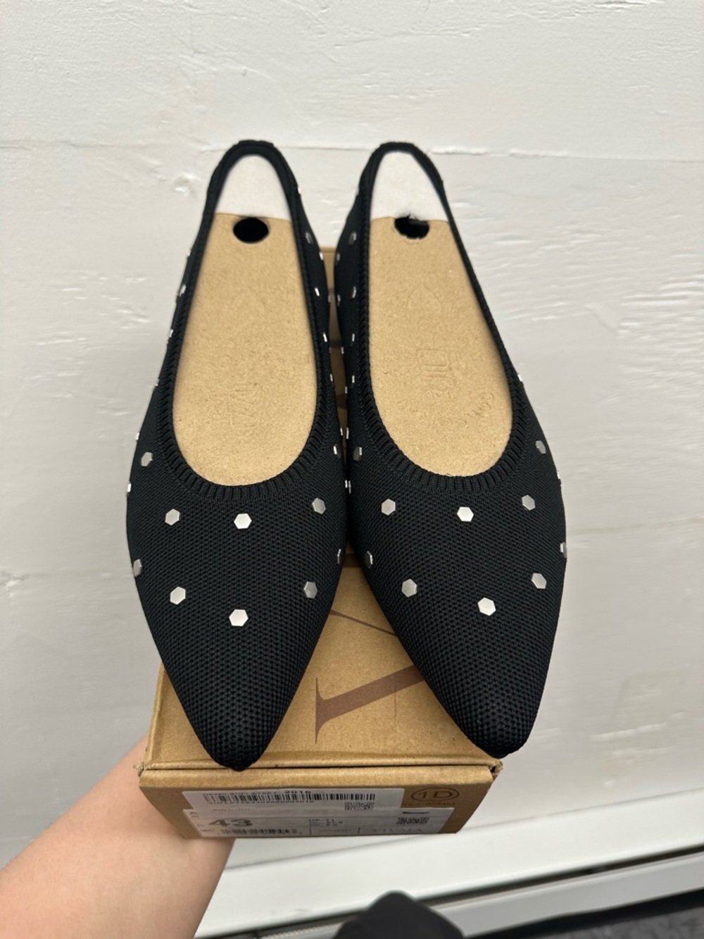 Vivaia Aria 5- Black studs